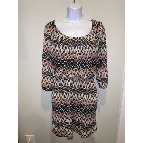 Patterned 3/4 length sleeve dress NWT - Picture 1 of 4